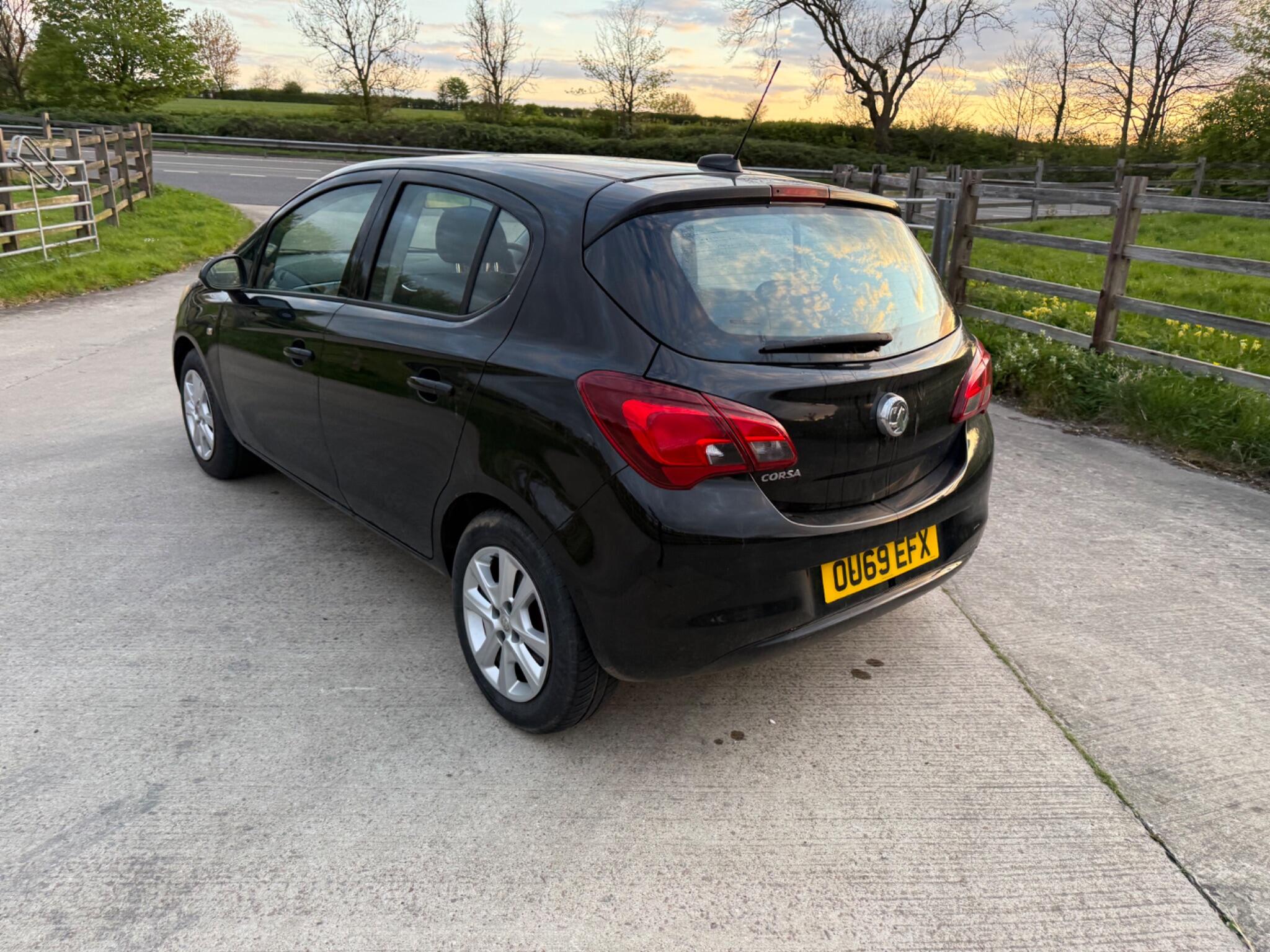 Vauxhall Corsa 1.4i Design Euro 6 (s/s) 5dr — photo 67 of 104